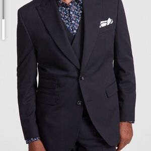 Elegant Men's Dark Blazer